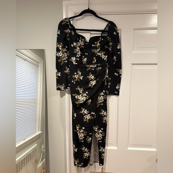 Reformation Ledell dress in Juliet - Picture 6 of 9